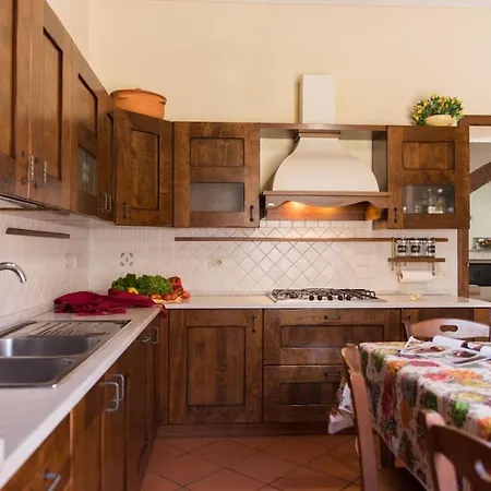 Farmhouse Only 5 Km From With Private Swimming Pool 别墅 *